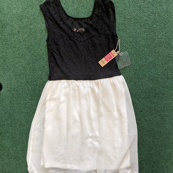 Brand new Ardene black and white lace dress small - Picture 1 of 1